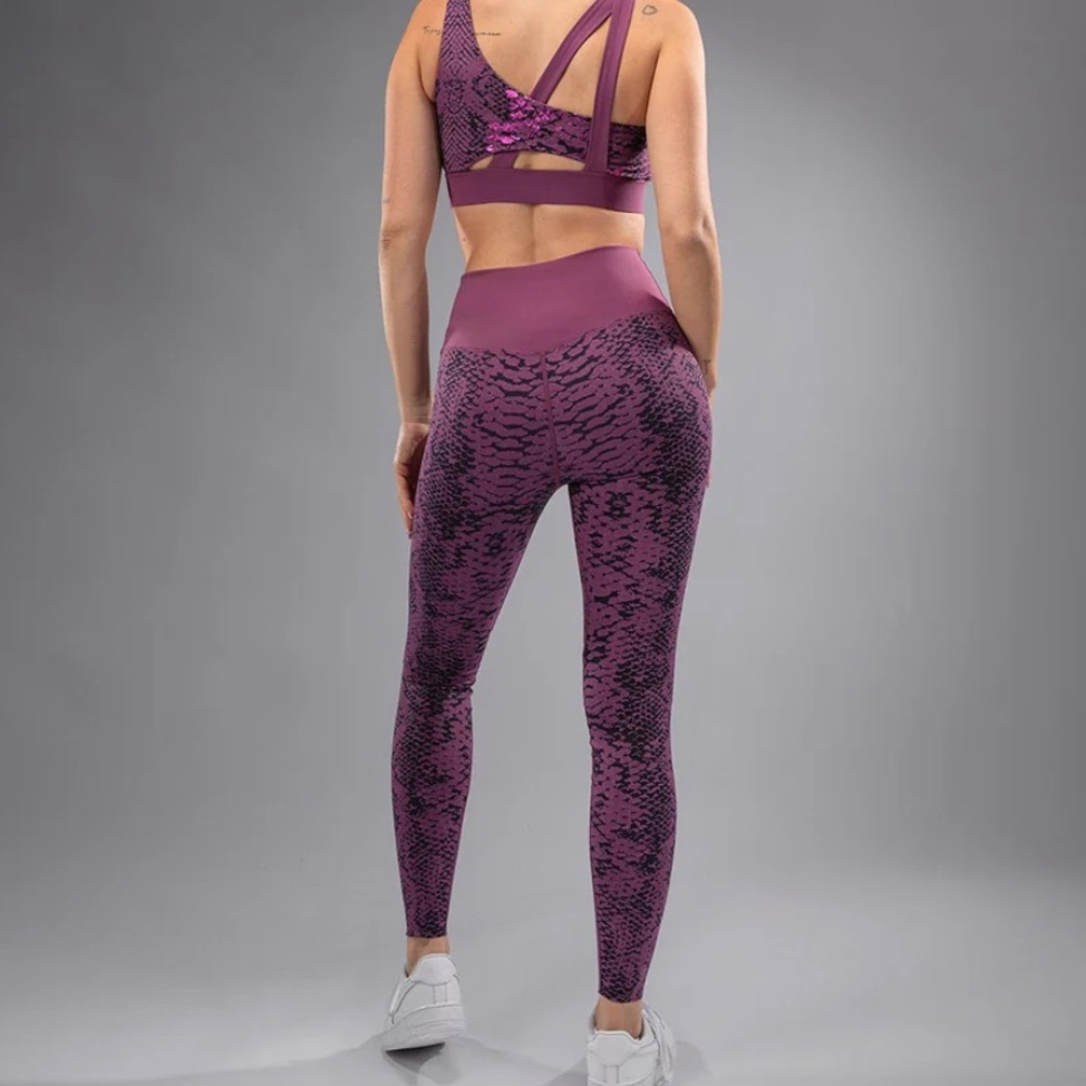 Venom Amazonia Purple full length workout leggings - BNWOT - Picture 3 of 5